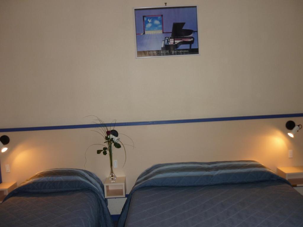 Hotel Entre 2 Mers Proche Bordeaux Carbon-Blanc Ruang foto