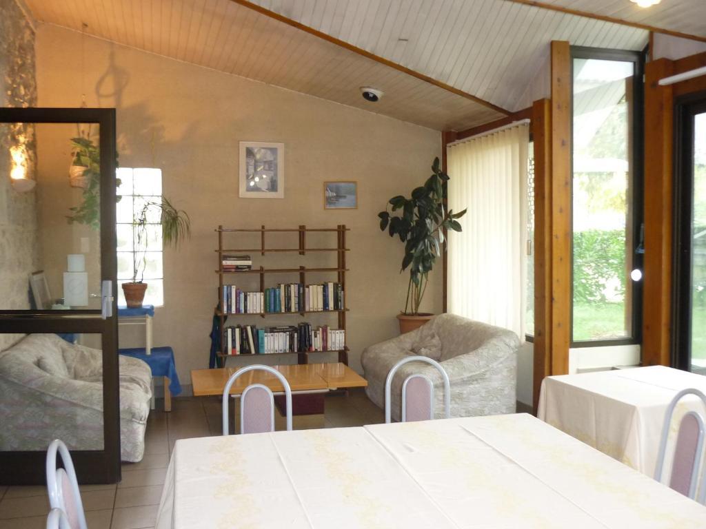 Hotel Entre 2 Mers Proche Bordeaux Carbon-Blanc Bagian luar foto