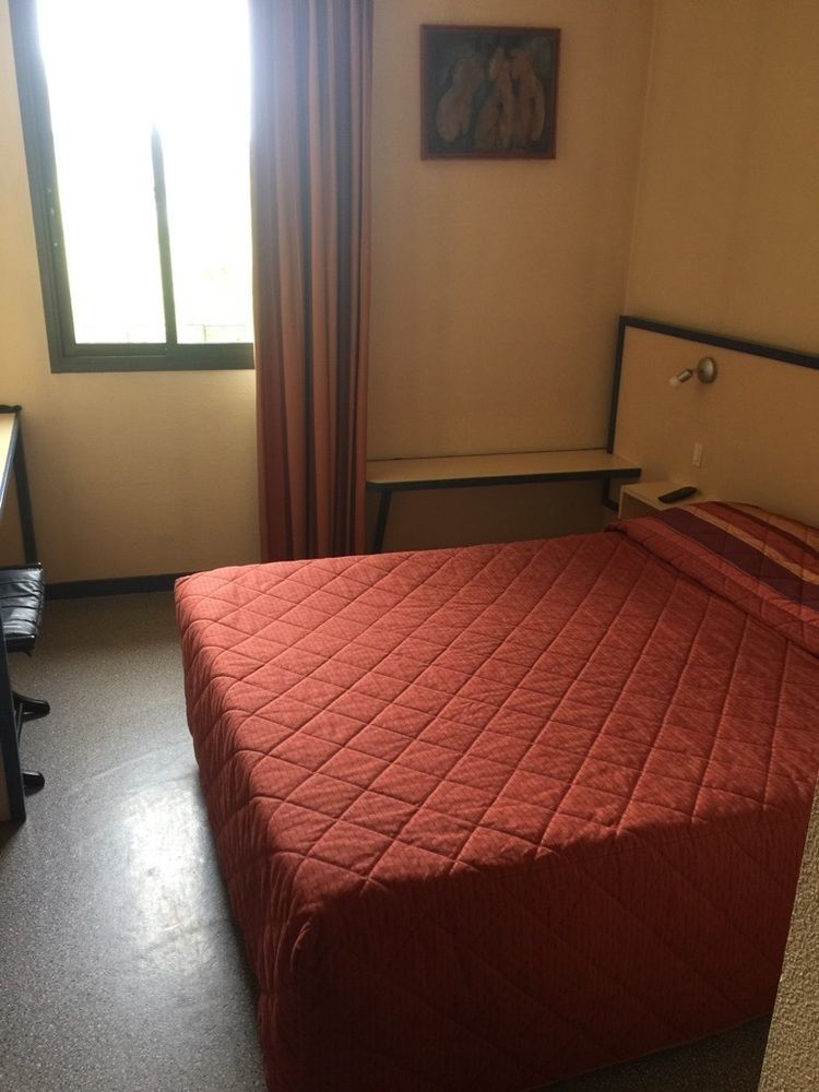 Hotel Entre 2 Mers Proche Bordeaux Carbon-Blanc Bagian luar foto